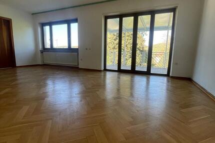 Wohnung Saarbrücken Brebach-Fechingen - 3.5 Zimmer, 120 m&sup2;, 800&euro; | Angebot:26301533