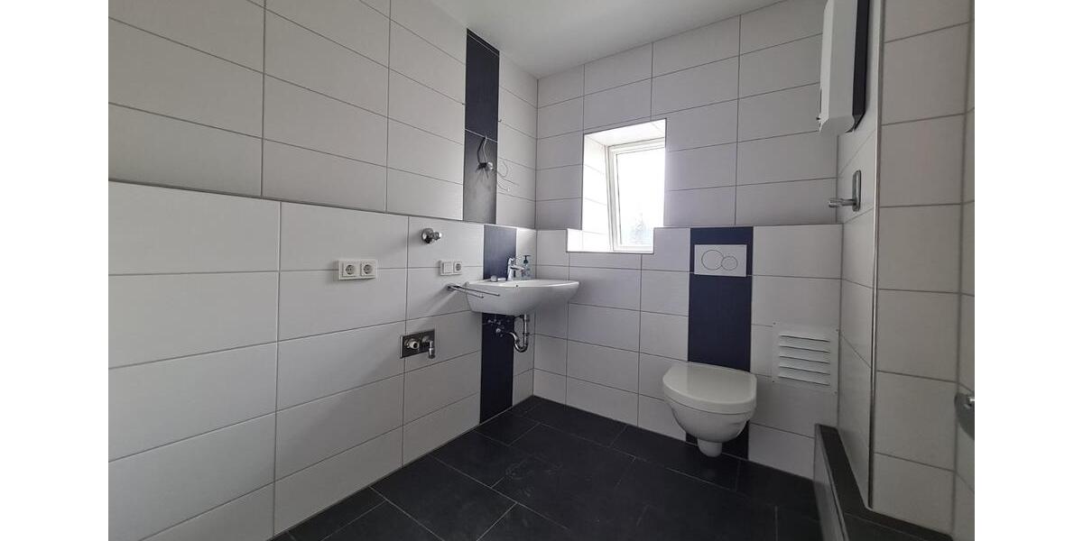 Etagenwohnung Saarbrücken West - 5 Zimmer, 100 m&sup2;, 900&euro; | Angebot:25378854