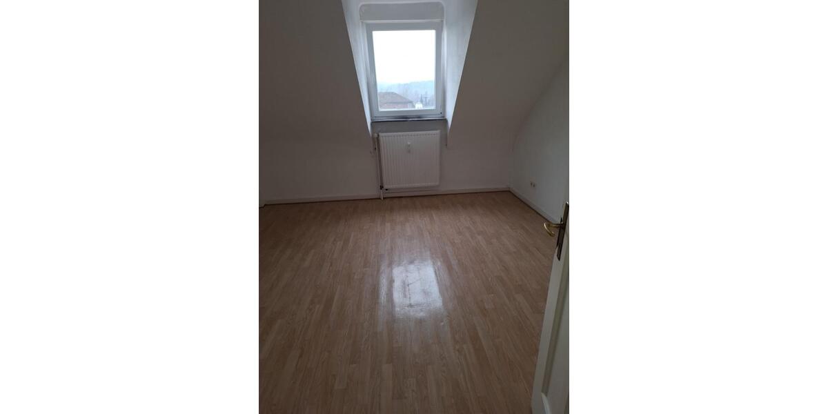 Dachgeschoßwohnung Bous - 3 Zimmer, 90 m&sup2;, 600&euro; | Angebot:26677032