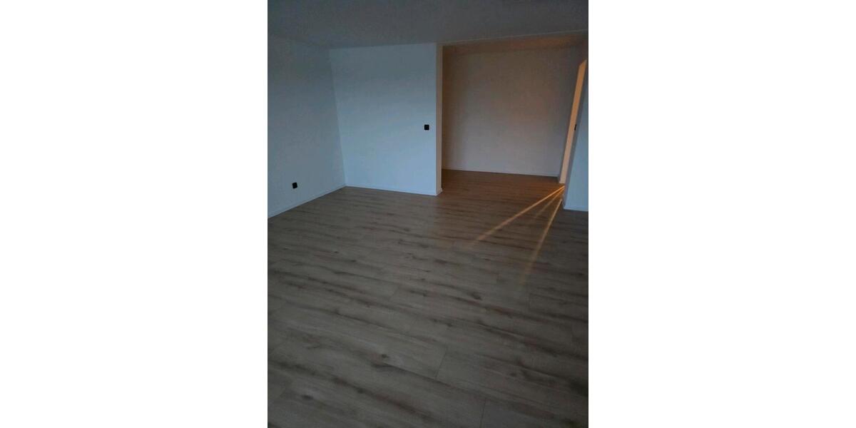 Etagenwohnung Wallerfangen - 4.5 Zimmer, 182 m&sup2;, 1.035&euro; | Angebot:25279550