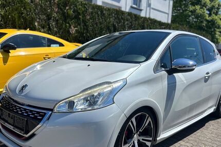Peugeot 208 99.260 km 8.900 &euro; Saarlouis 66740