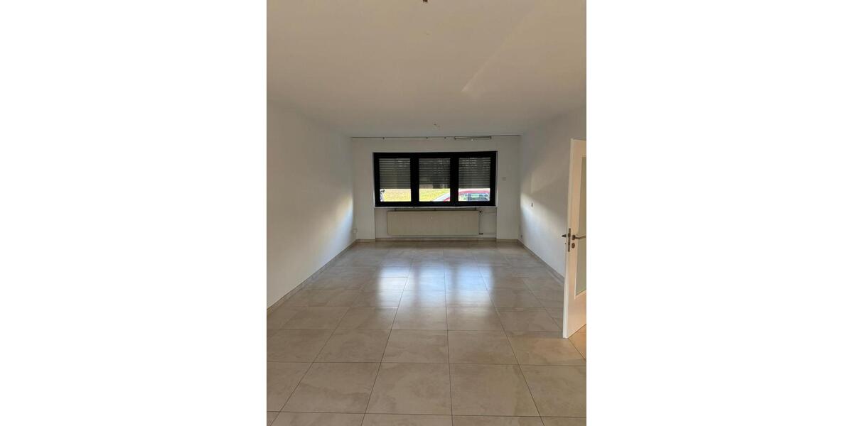 Doppelhaushälfte Saarbrücken Bischmisheim - 8 Zimmer, 220 m&sup2;, 360.000&euro; | Angebot:26195228
