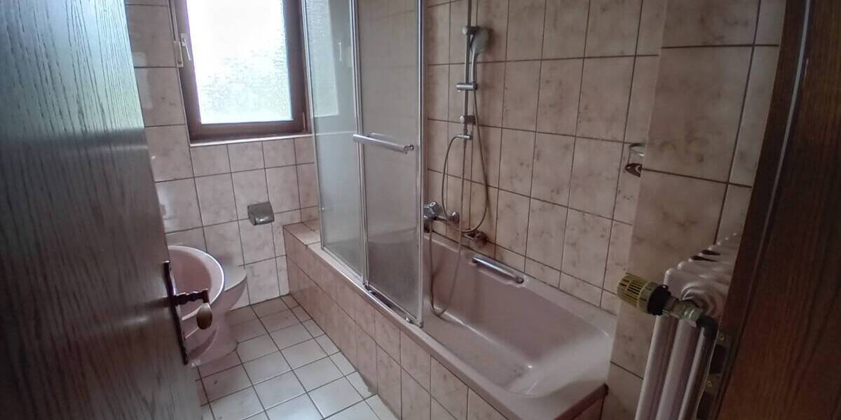 Einfamilienhaus Quierschied / Göttelborn Göttelborn - 5 Zimmer, 144 m&sup2;, 95.000&euro; | Angebot:25940452