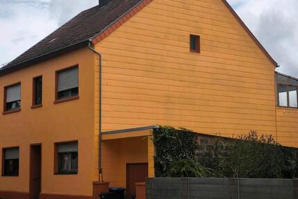 Haus Neunkirchen - 8 Zimmer, 205 m&sup2;, 295.000&euro; | Angebot:26651802