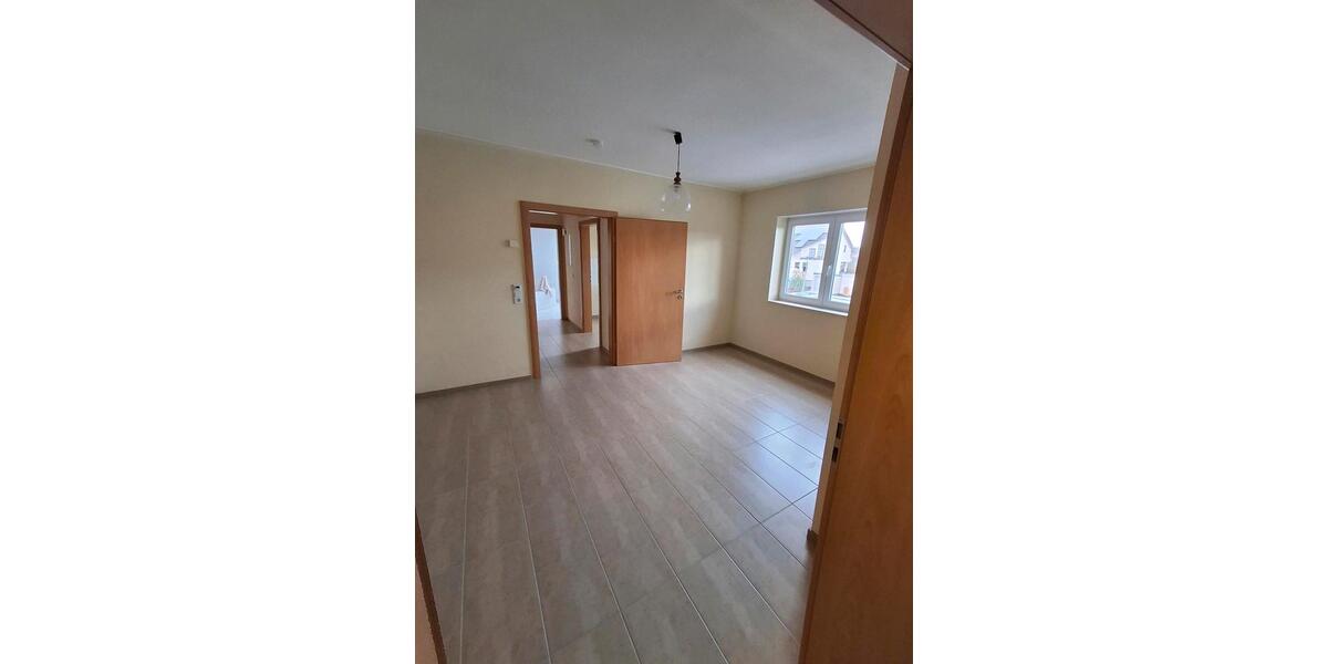 Etagenwohnung Schwalbach - 3 Zimmer, 85 m&sup2;, 780&euro; | Angebot:23598153