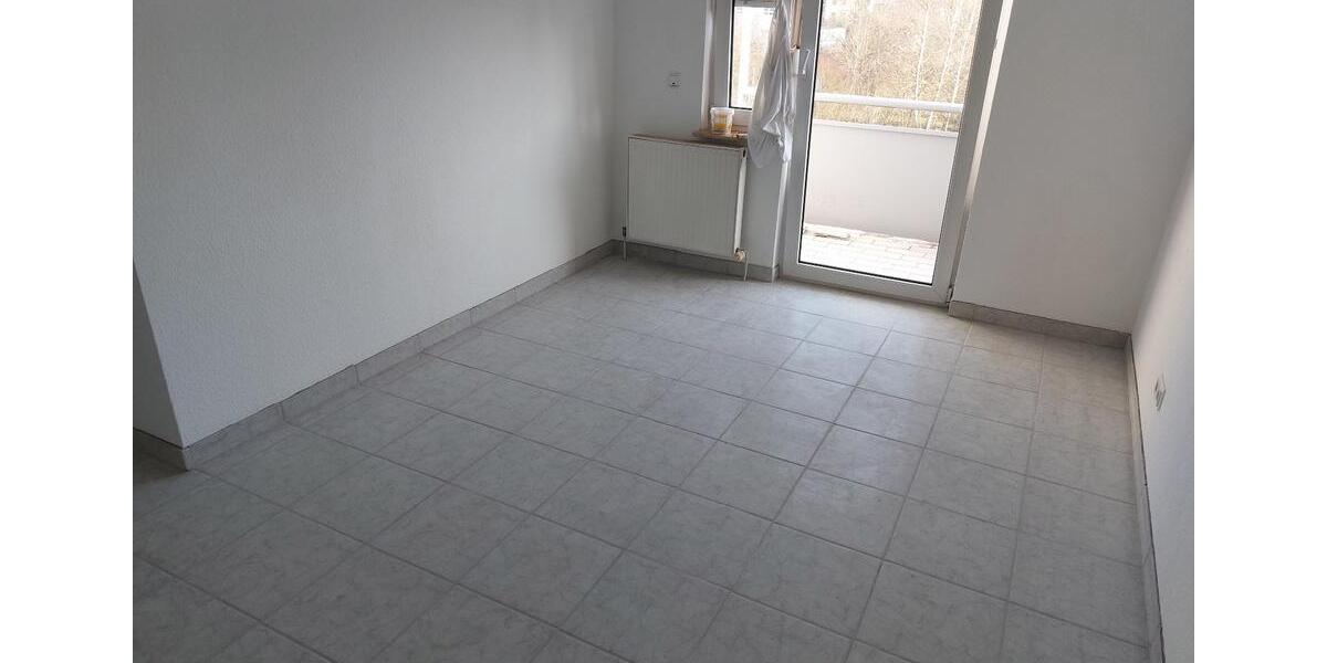 Etagenwohnung Saarbrücken Brebach-Fechingen - 3 Zimmer, 83 m&sup2;, 830&euro; | Angebot:26379380