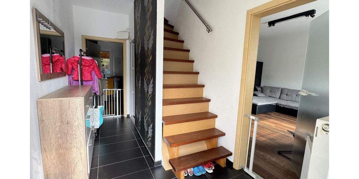 Etagenwohnung Neunkirchen/Saar Innenstadt - 3 Zimmer, 95 m&sup2;, 149.000&euro; | Angebot:25737024