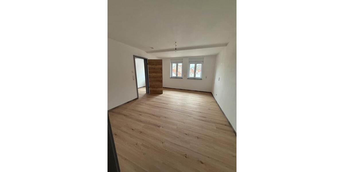 Etagenwohnung Saarbrücken Brebach-Fechingen - 2 Zimmer, 85 m&sup2;, 1.200&euro; | Angebot:25853637