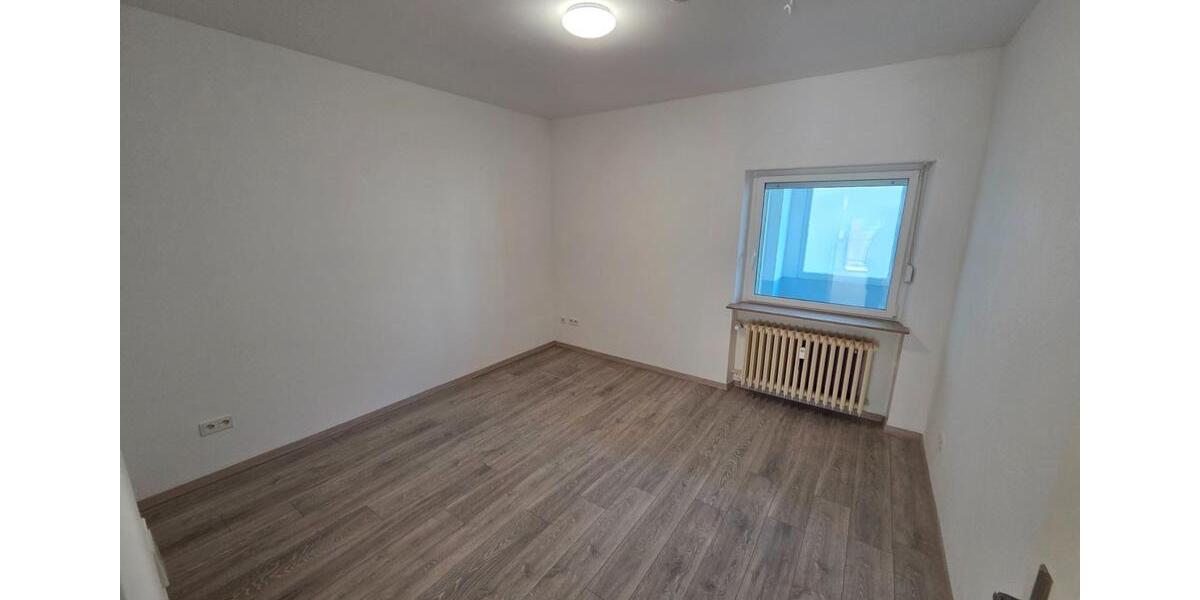 Etagenwohnung Saarbrücken Neue Bremm - 3 Zimmer, 80 m&sup2;, 760&euro; | Angebot:26689396