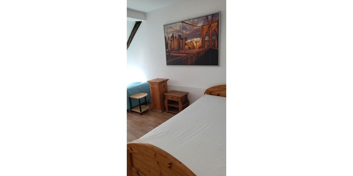 Dachgeschoßwohnung Sankt Ingbert - 1 Zimmer, 27 m&sup2;, 320&euro; | Angebot:26705235