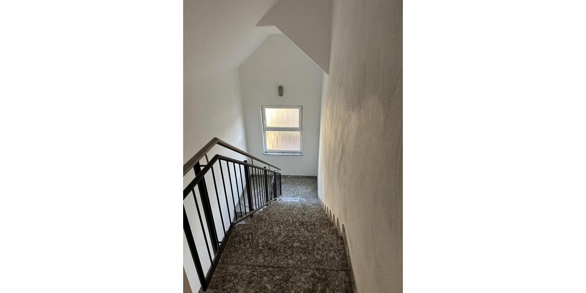 Etagenwohnung Saarbrücken Bischmisheim - 1 Zimmer, 105 m&sup2;, 750&euro; | Angebot:25436216