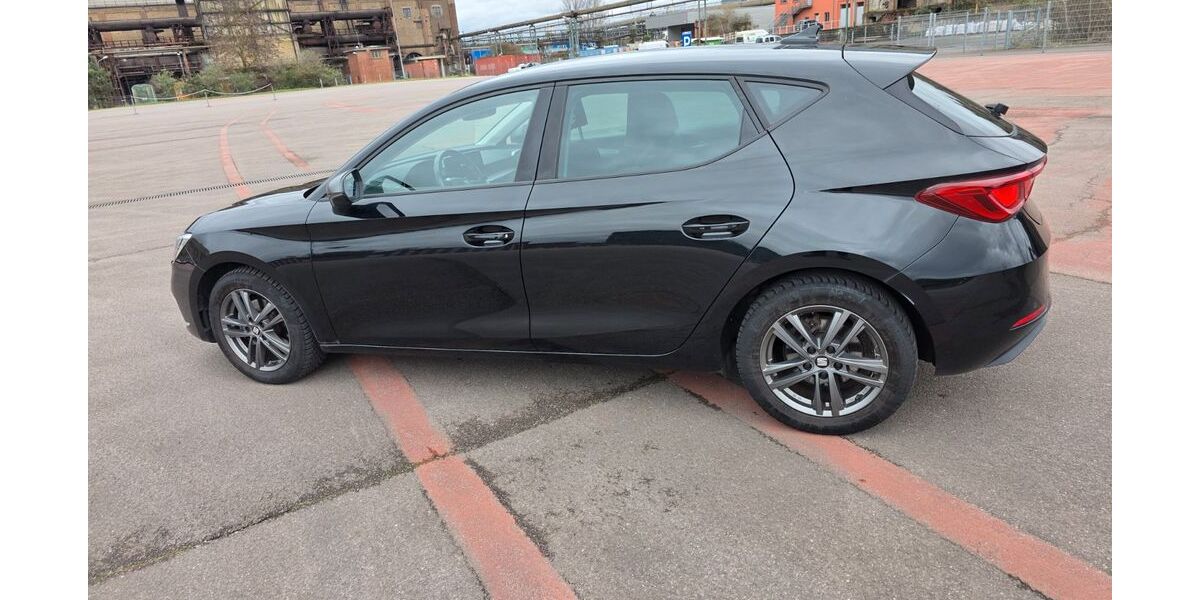 Seat Leon 37.600 km 17.500 &euro; Völklingen 66333