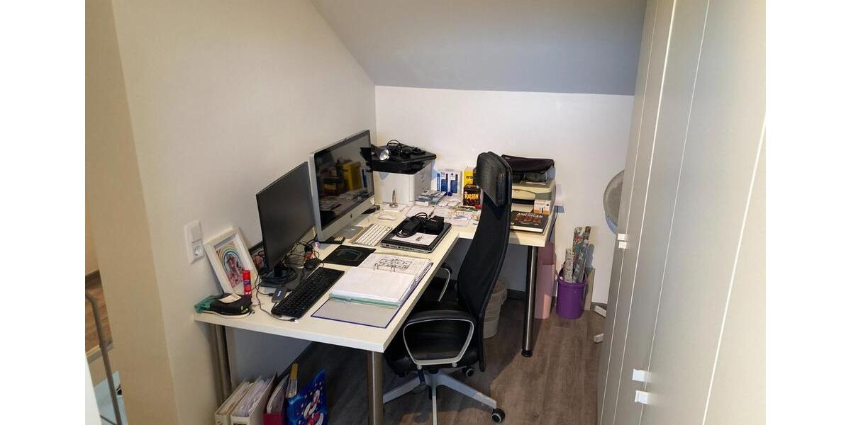 Dachgeschoßwohnung Saarlouis - 6 Zimmer, 116 m&sup2;, 240.000&euro; | Angebot:24941021