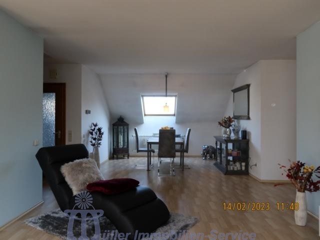 Großzügiges lichtdurchflutetes Zwei-Generationenhaus in schöner Stadtrandlage - Einfamilienhaus Homburg | Angebot:10240180