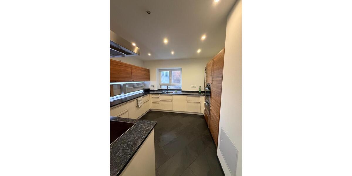 Doppelhaushälfte Eppelborn - 6 Zimmer, 230 m&sup2;, 1.700&euro; | Angebot:25397379