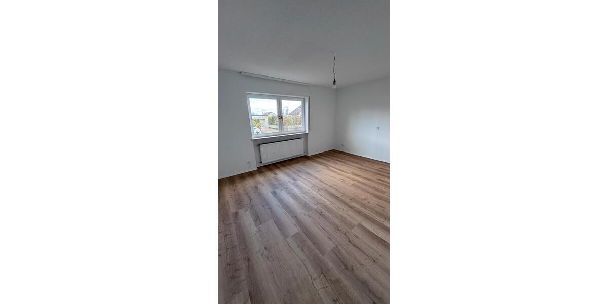 Erdgeschoßwohnung Völklingen - 2 Zimmer, 60 m&sup2;, 650&euro; | Angebot:25944442