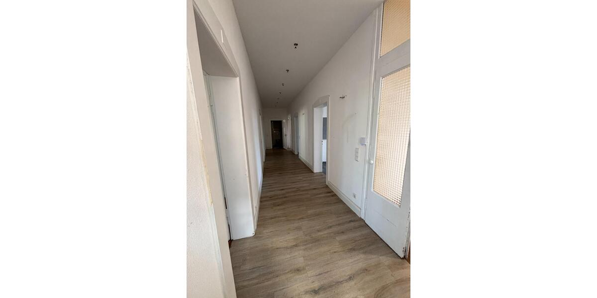 Etagenwohnung Neunkirchen - 5 Zimmer, 132 m&sup2;, 1.100&euro; | Angebot:25476139