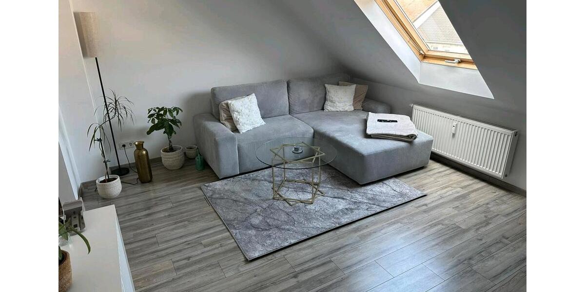 Dachgeschoßwohnung Schwalbach - 2 Zimmer, 60 m&sup2;, 450&euro; | Angebot:25954756