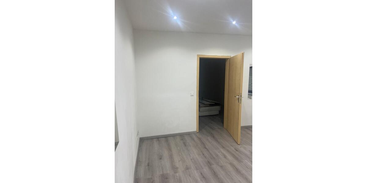 Erdgeschoßwohnung Püttlingen - 3 Zimmer, 75 m&sup2;, 650&euro; | Angebot:25648961