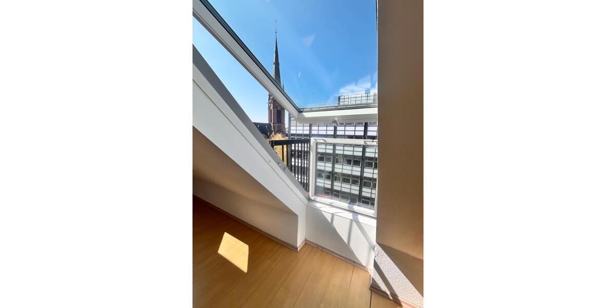 Dachgeschoßwohnung Sankt Ingbert - 5 Zimmer, 125 m&sup2;, 1.080&euro; | Angebot:25297345