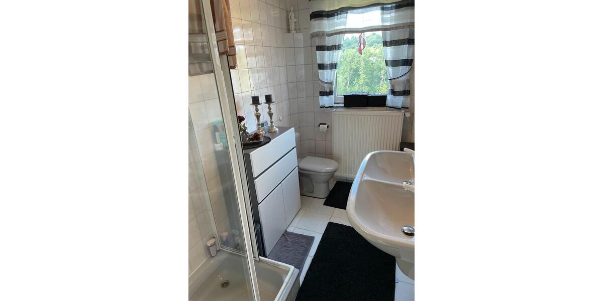 Reihenhaus Neunkirchen Heinitz - 8 Zimmer, 250 m&sup2;, 375.000&euro; | Angebot:23120743