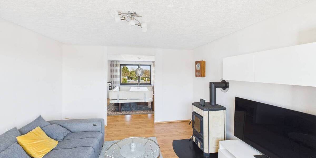 Einfamilienhaus Saarlouis Neuforweiler - 9 Zimmer, 217 m&sup2;, 339.000&euro; | Angebot:25735478