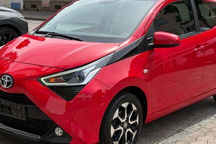 Toyota Aygo (X) 58.000 km 8.300 &euro; Saarbrücken - Burbach 66115