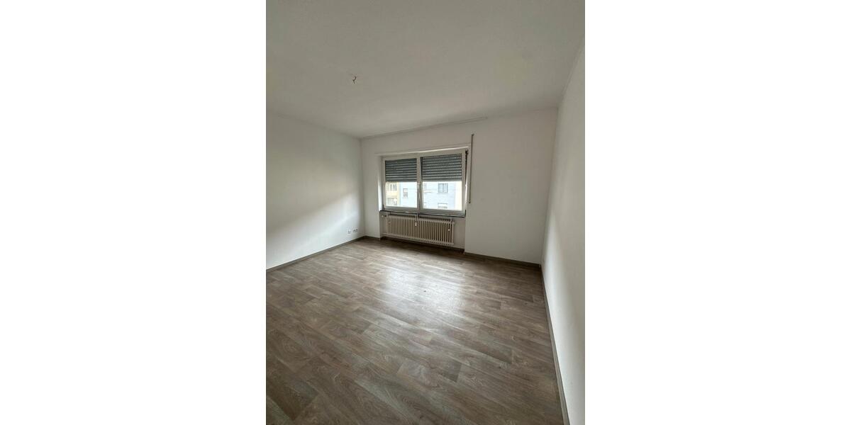 Etagenwohnung Saarbrücken Neue Bremm - 3 Zimmer, 75 m&sup2;, 600&euro; | Angebot:26662954