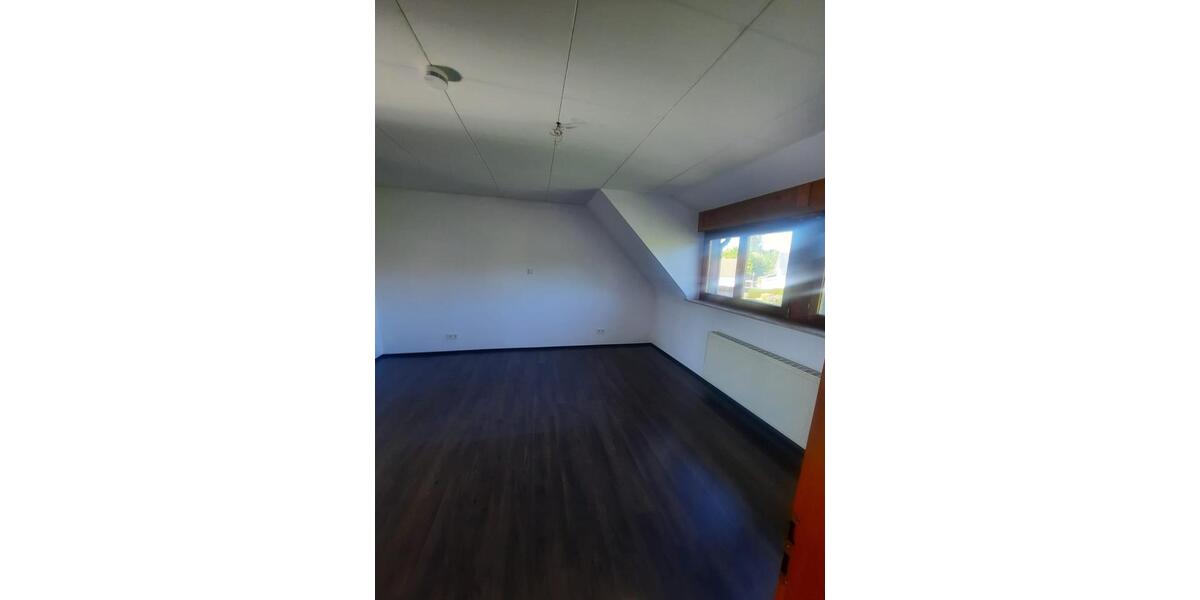 Einfamilienhaus Heusweiler - 4 Zimmer, 120 m&sup2;, 1.000&euro; | Angebot:26692027