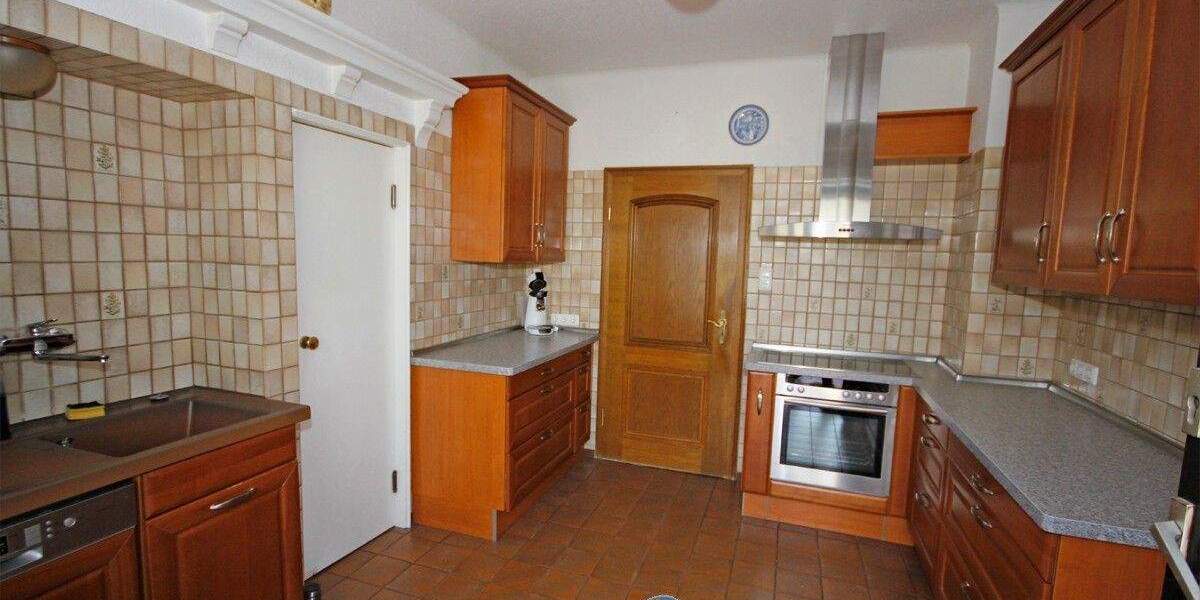 Doppelhaushälfte Bexbach - 9 Zimmer, 213 m&sup2;, 298.000&euro; | Angebot:25769303