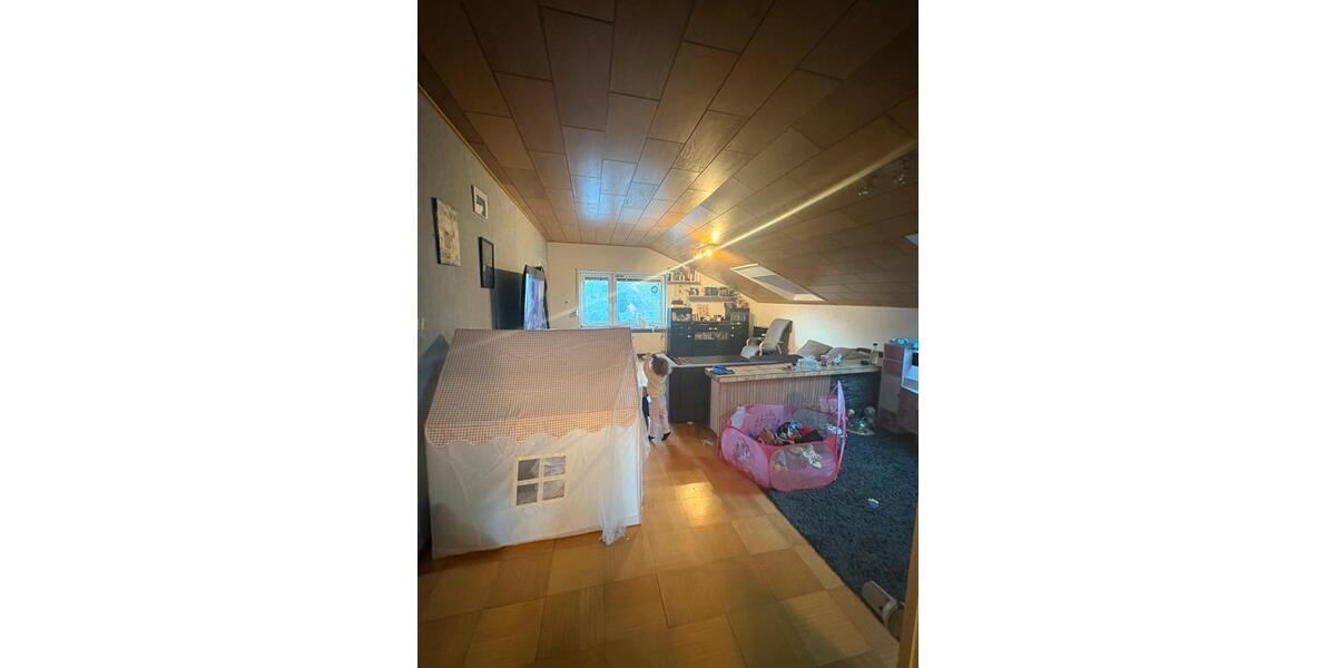 Dachgeschoßwohnung Völklingen - 3 Zimmer, 110 m&sup2;, 700&euro; | Angebot:25284881