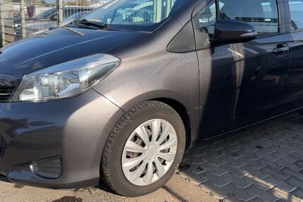 Toyota Yaris 190.000 km 3.900 &euro; Saarlouis 66740