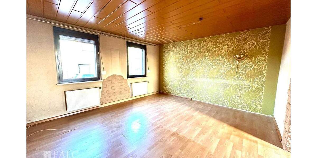 Einfamilienhaus Quierschied - 6 Zimmer, 148 m&sup2;, 114.900&euro; | Angebot:25771919