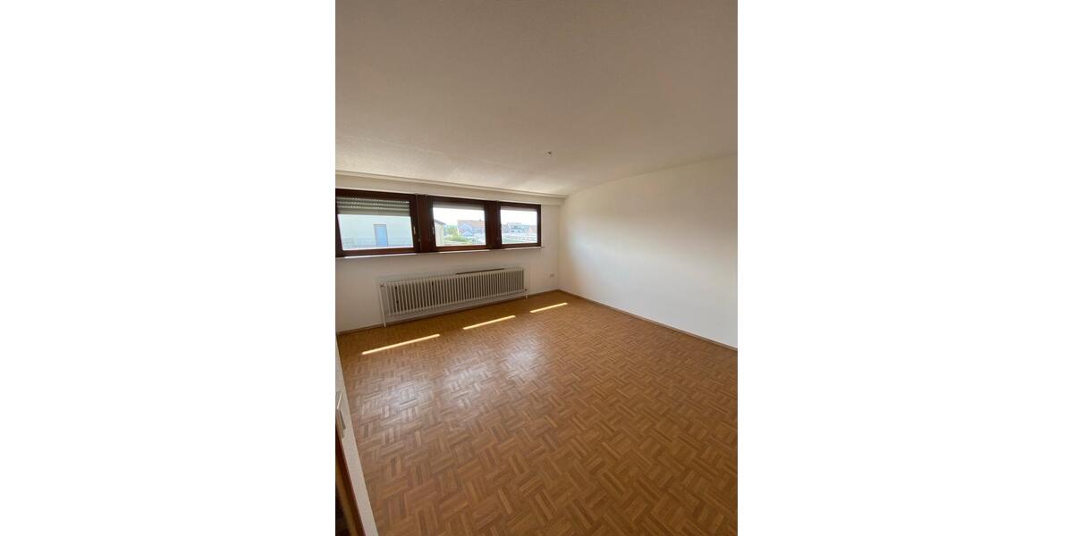 Dachgeschoßwohnung Saarlouis - 3 Zimmer, 81 m&sup2;, 820&euro; | Angebot:25712634