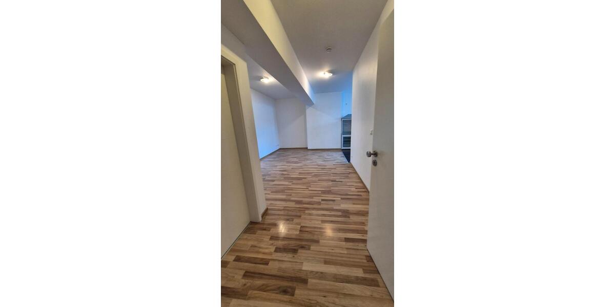 Etagenwohnung Saarbrücken - 4 Zimmer, 95 m&sup2;, 1.200&euro; | Angebot:25920502