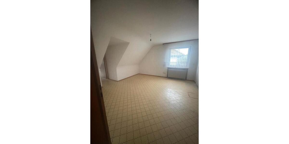 Einfamilienhaus Illingen - 8 Zimmer, 220 m&sup2;, 358.000&euro; | Angebot:26476640