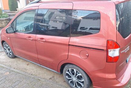 Ford Tourneo Courier 85.555 km 8.400 &euro; Dillingen 66763