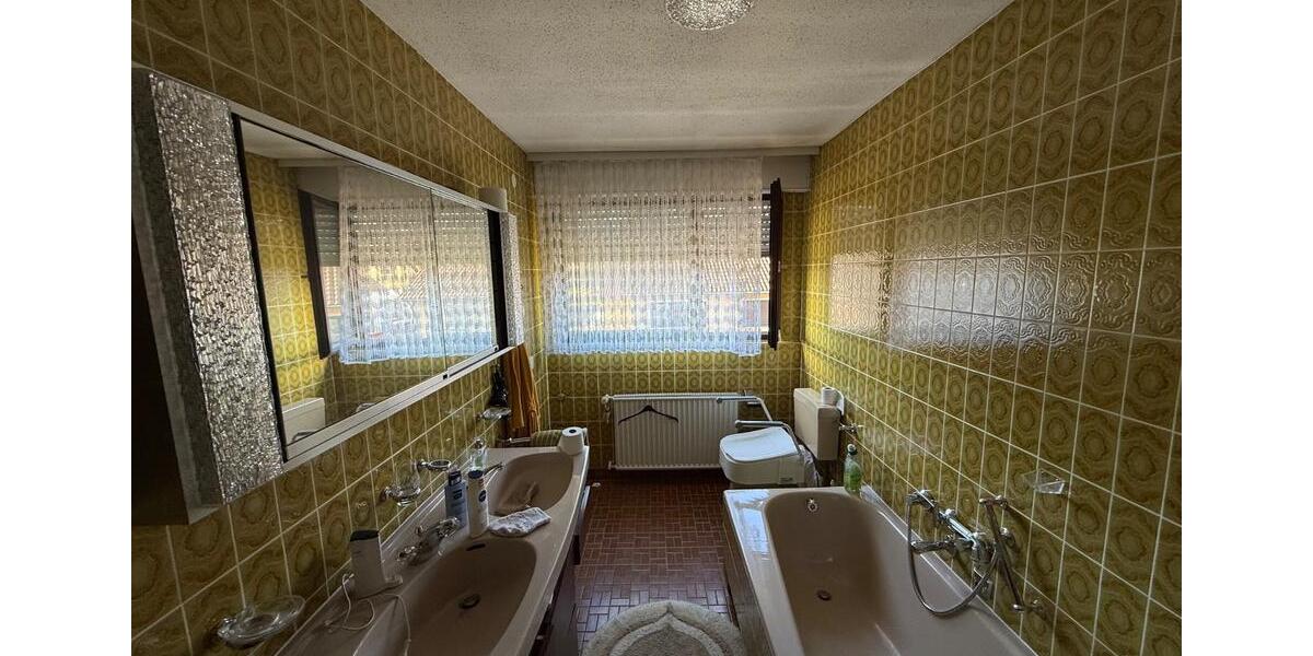 Einfamilienhaus Wadgassen - 11 Zimmer, 270 m&sup2;, 380.000&euro; | Angebot:25323564