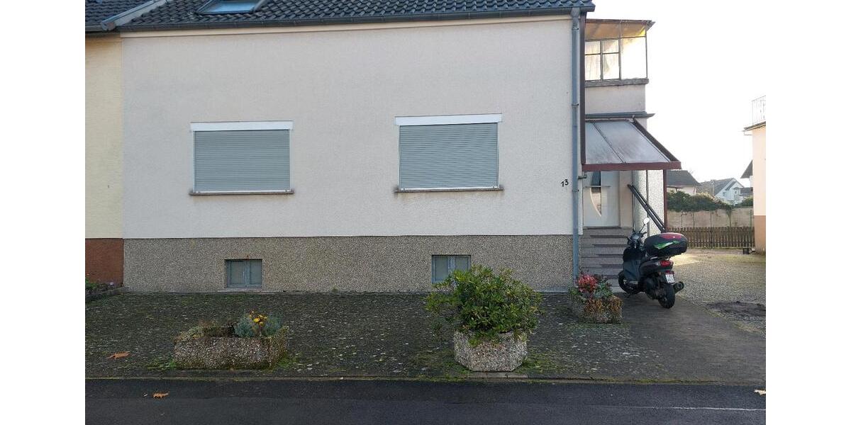 Einfamilienhaus Überherrn - 7 Zimmer, 160 m&sup2;, 180.000&euro; | Angebot:24352512