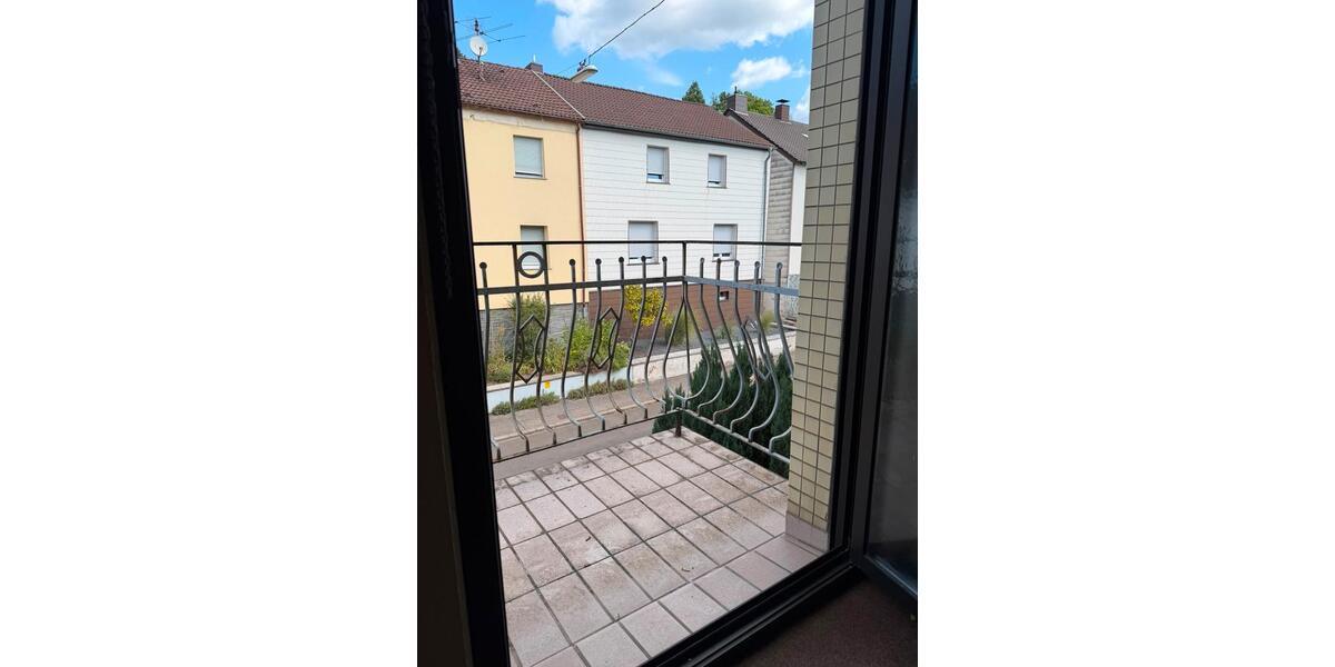 Doppelhaushälfte Saarbrücken West - 7 Zimmer, 188 m&sup2;, 250.000&euro; | Angebot:27168904