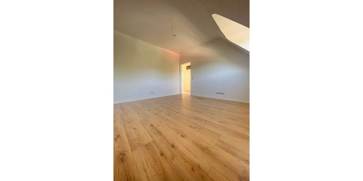 Helle sanierte 3-Zimmer-Dachgeschosswohnung in St. Ingbert-Rentrisch - Etagenwohnung Sankt Ingbert Rentrisch | Angebot:26774938