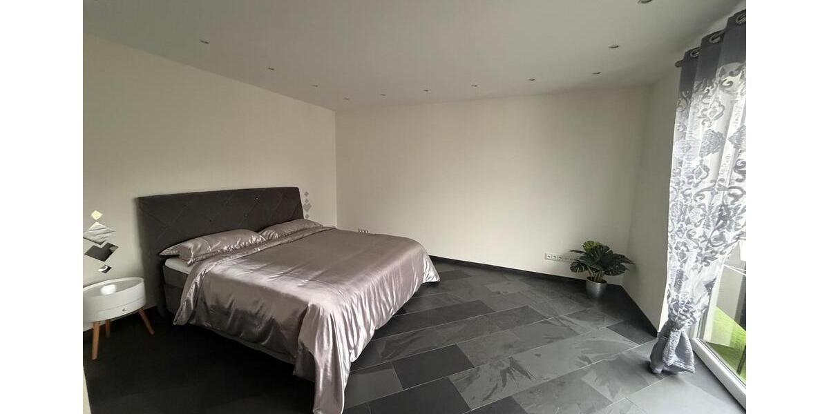 Doppelhaushälfte Eppelborn - 6 Zimmer, 230 m&sup2;, 1.700&euro; | Angebot:25397379