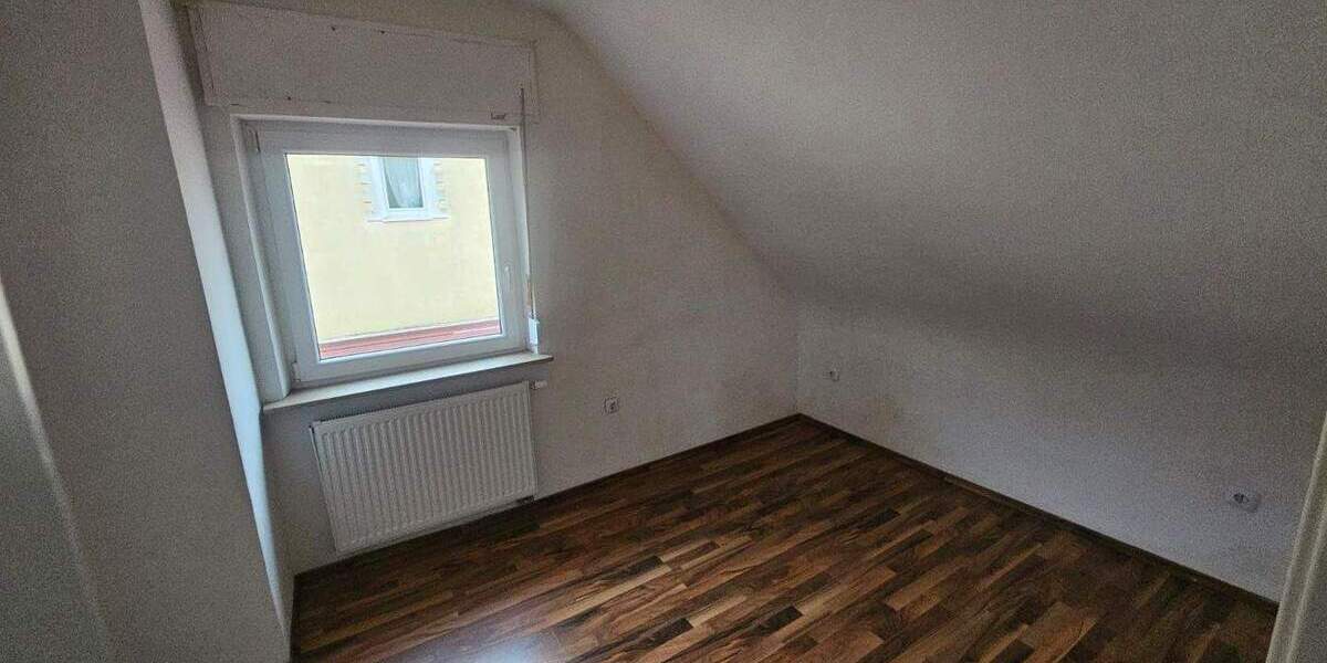 Einfamilienhaus Ottweiler - 5 Zimmer, 110 m&sup2;, 225.000&euro; | Angebot:25702877