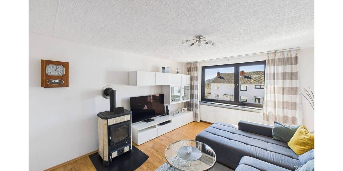 Einfamilienhaus Saarlouis Neuforweiler - 9 Zimmer, 217 m&sup2;, 339.000&euro; | Angebot:25735478