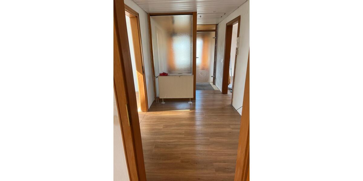 Dachgeschoßwohnung Neunkirchen - 2 Zimmer, 65 m&sup2;, 490&euro; | Angebot:25921066