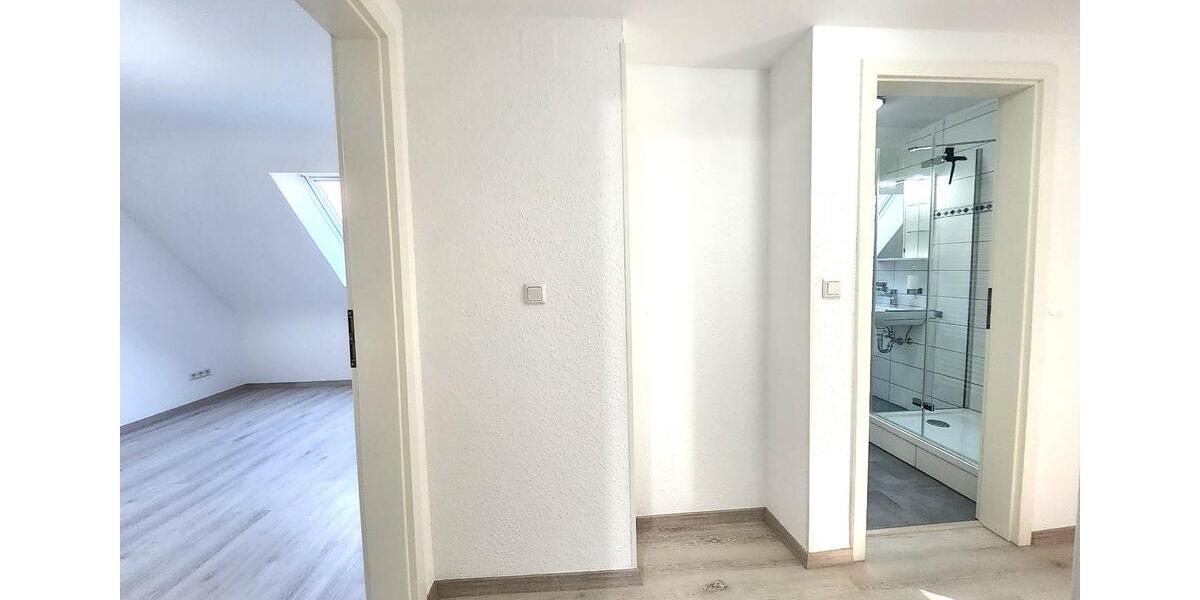 Dachgeschoßwohnung Saarbrücken Eschberg - 2.5 Zimmer, 51 m&sup2;, 560&euro; | Angebot:25840287