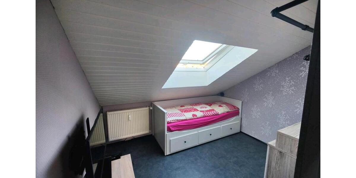 Dachgeschoßwohnung Spiesen-Elversberg Elversberg - 4 Zimmer, 80 m&sup2;, 700&euro; | Angebot:26678811