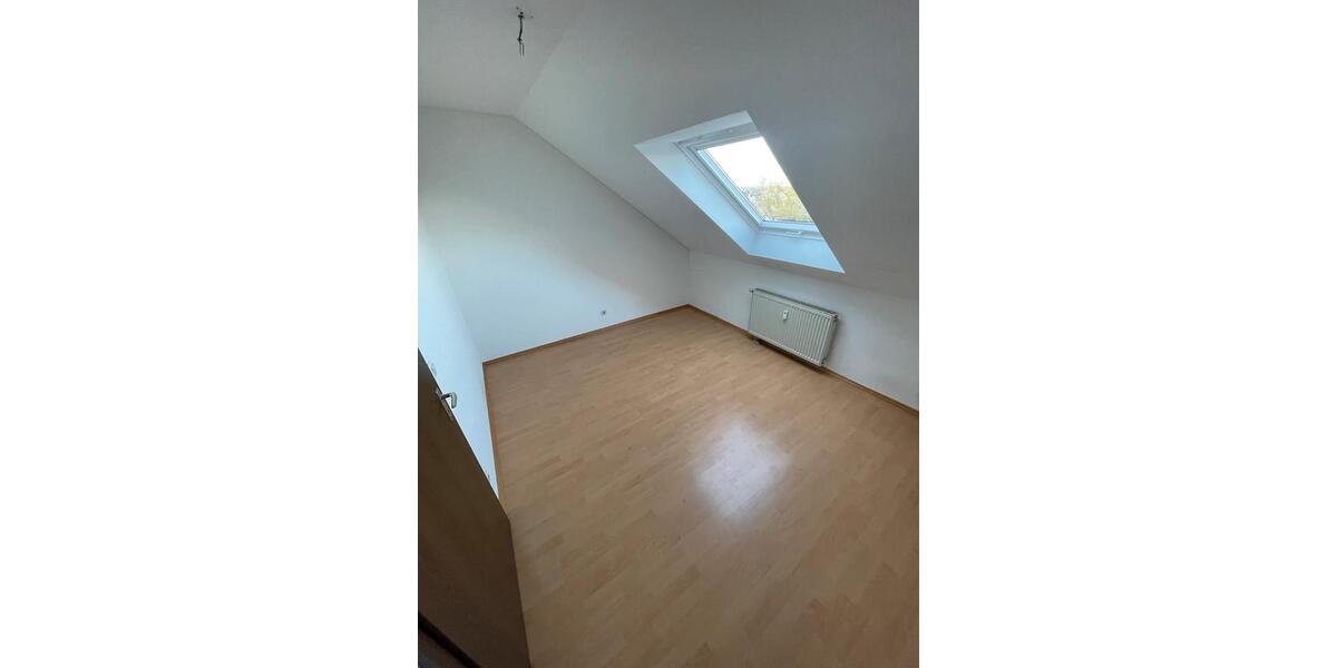 Dachgeschoßwohnung Homburg - 3 Zimmer, 63 m&sup2;, 1.100&euro; | Angebot:25968190
