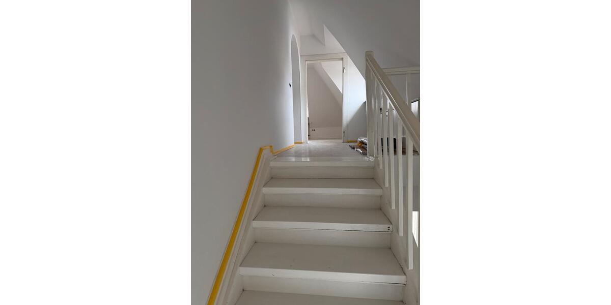 Dachgeschoßwohnung Saarbrücken Kieselhumes - 4 Zimmer, 65 m&sup2;, 1.000&euro; | Angebot:25830978