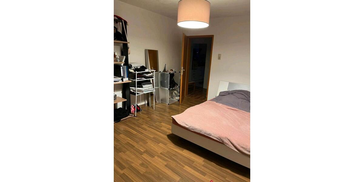 Dachgeschoßwohnung Homburg - 4 Zimmer, 100 m&sup2;, 1.300&euro; | Angebot:25361033